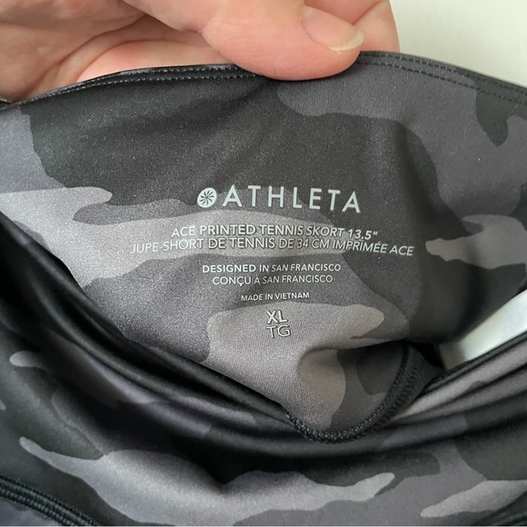 Athleta Women's Ace Printed Tennis Skort 13.5" Black Camoflauge - Picture 4 of 8